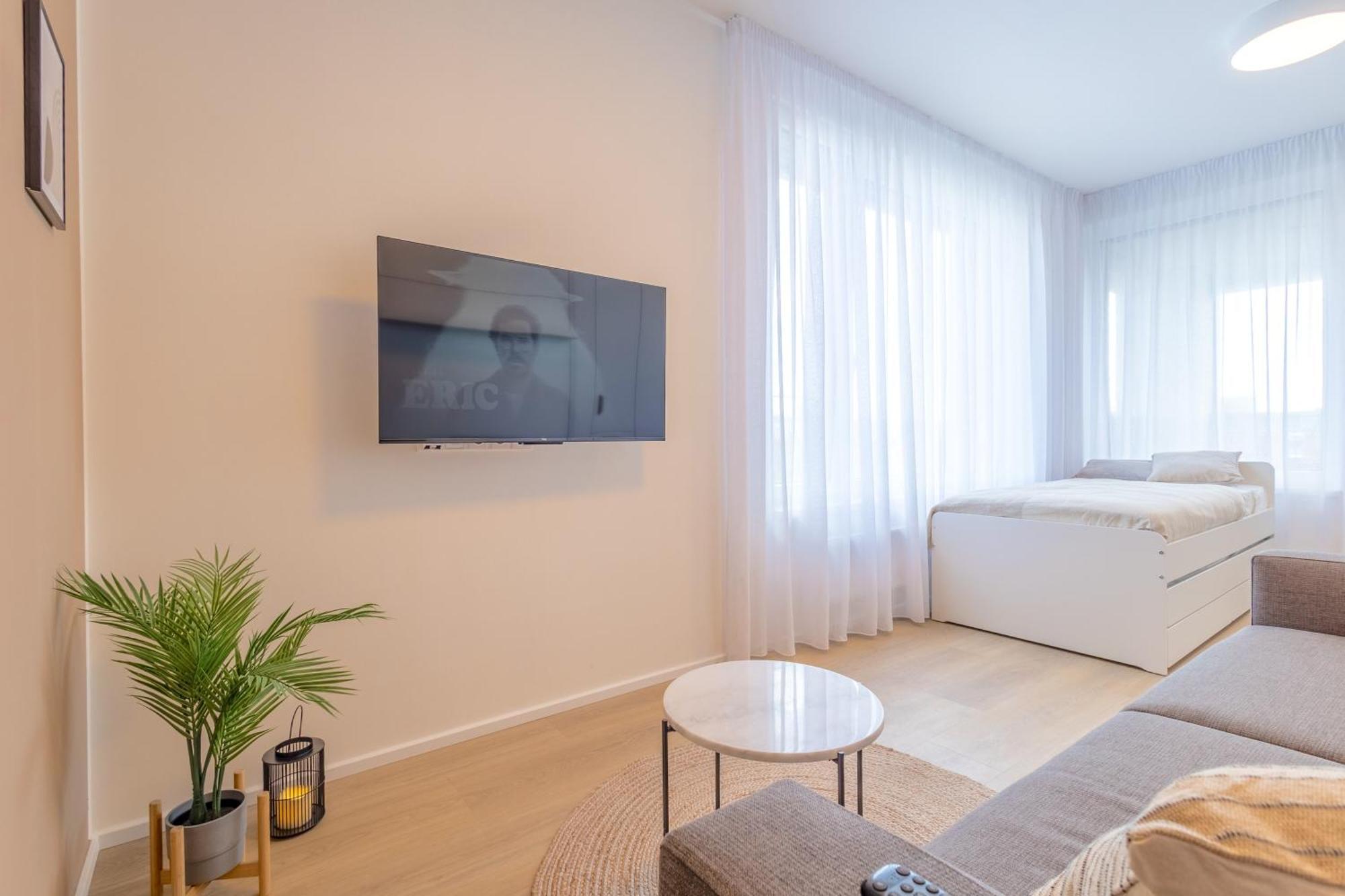 Bright 2Br - 7Th Floor, Balcony, Free Parking By Gravity Prague Lägenhet Exteriör bild