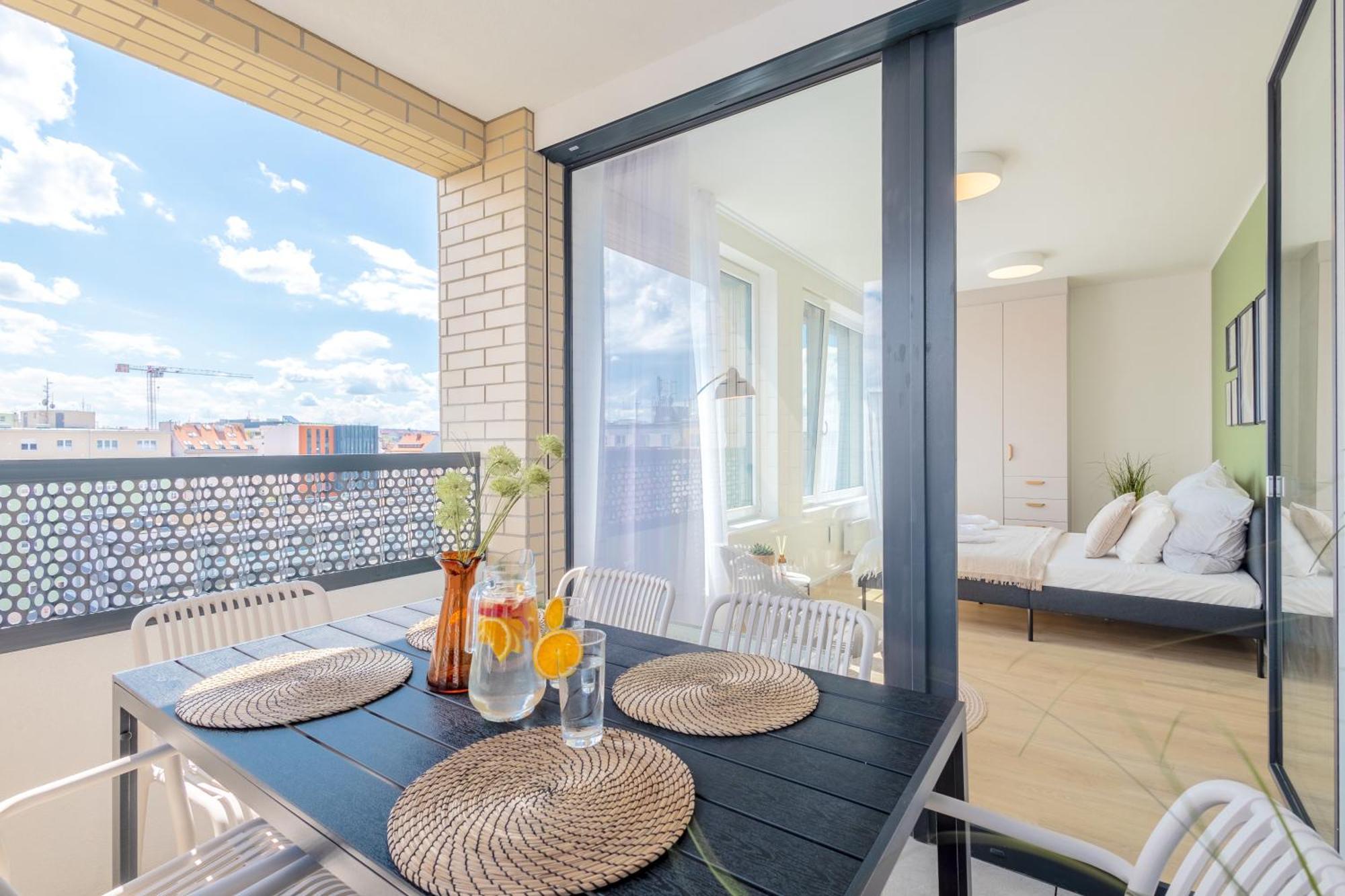 Bright 2Br - 7Th Floor, Balcony, Free Parking By Gravity Prague Lägenhet Exteriör bild