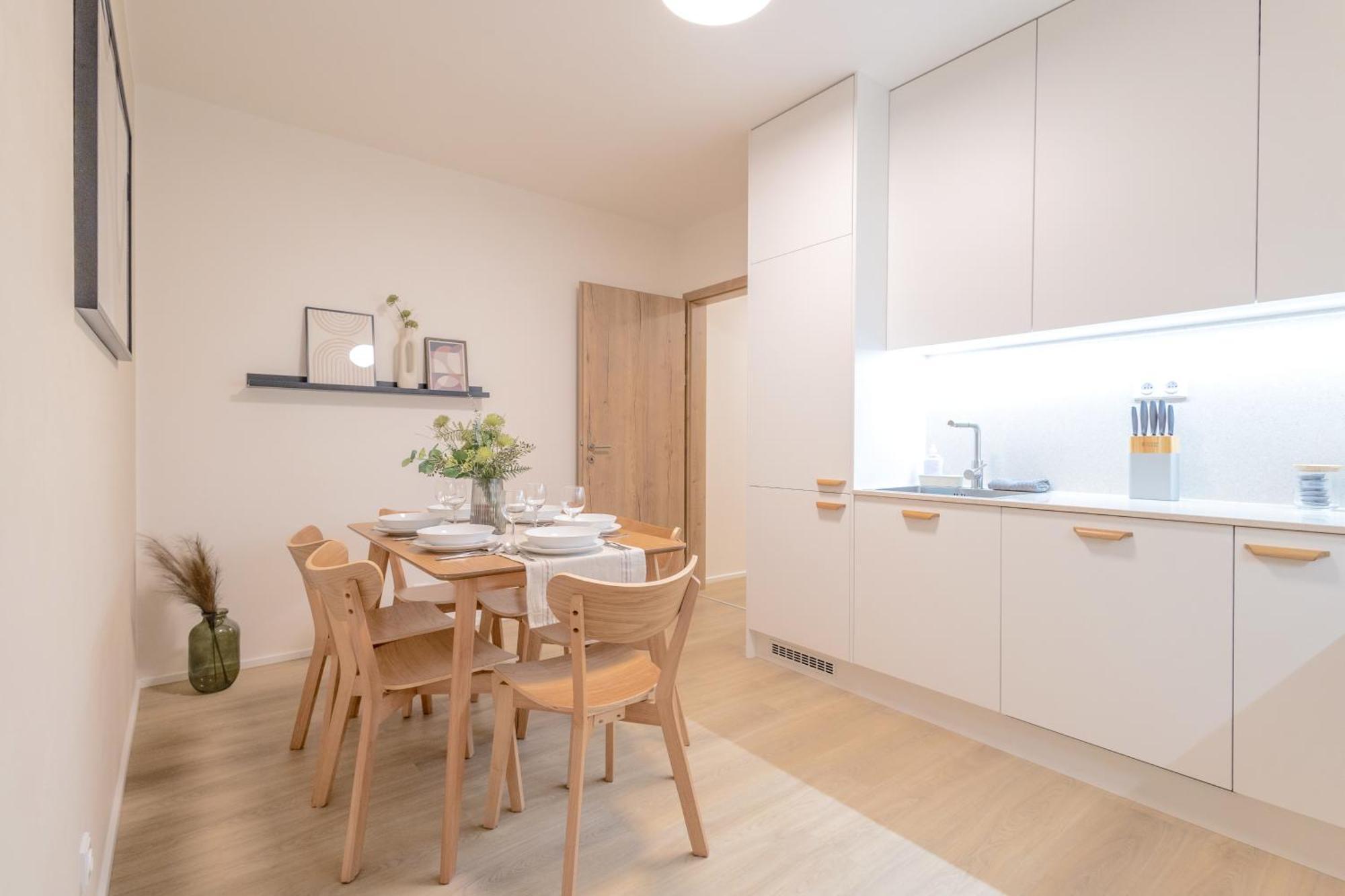 Bright 2Br - 7Th Floor, Balcony, Free Parking By Gravity Prague Lägenhet Exteriör bild
