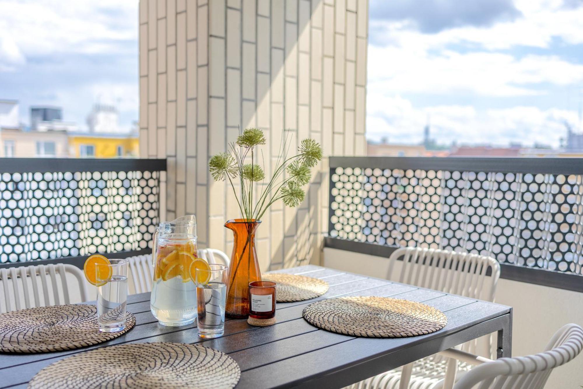 Bright 2Br - 7Th Floor, Balcony, Free Parking By Gravity Prague Lägenhet Exteriör bild