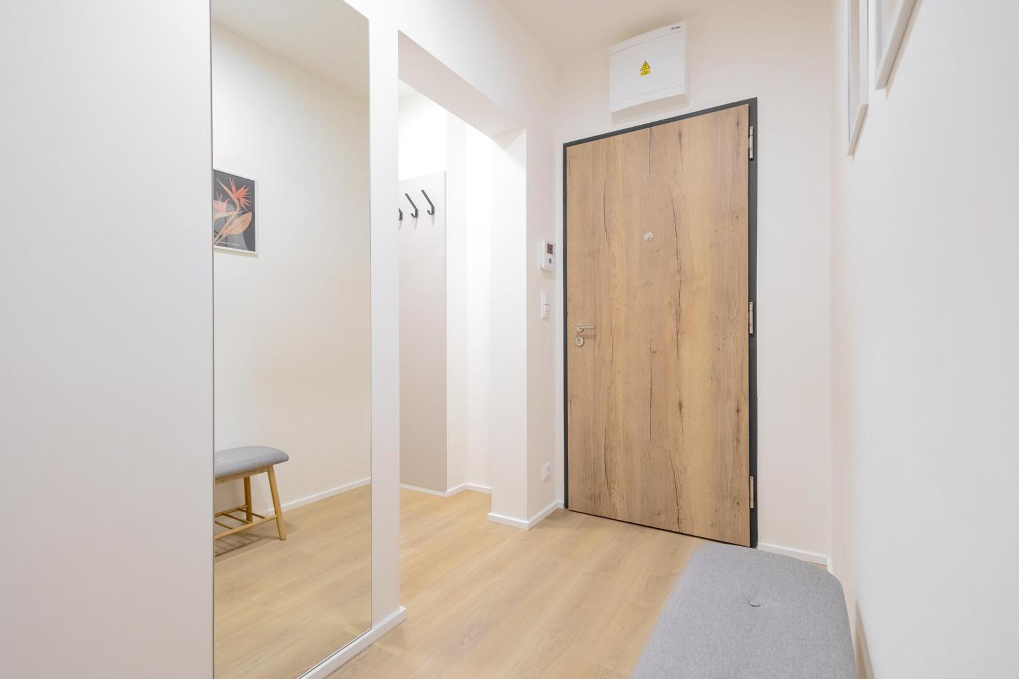 Bright 2Br - 7Th Floor, Balcony, Free Parking By Gravity Prague Lägenhet Exteriör bild